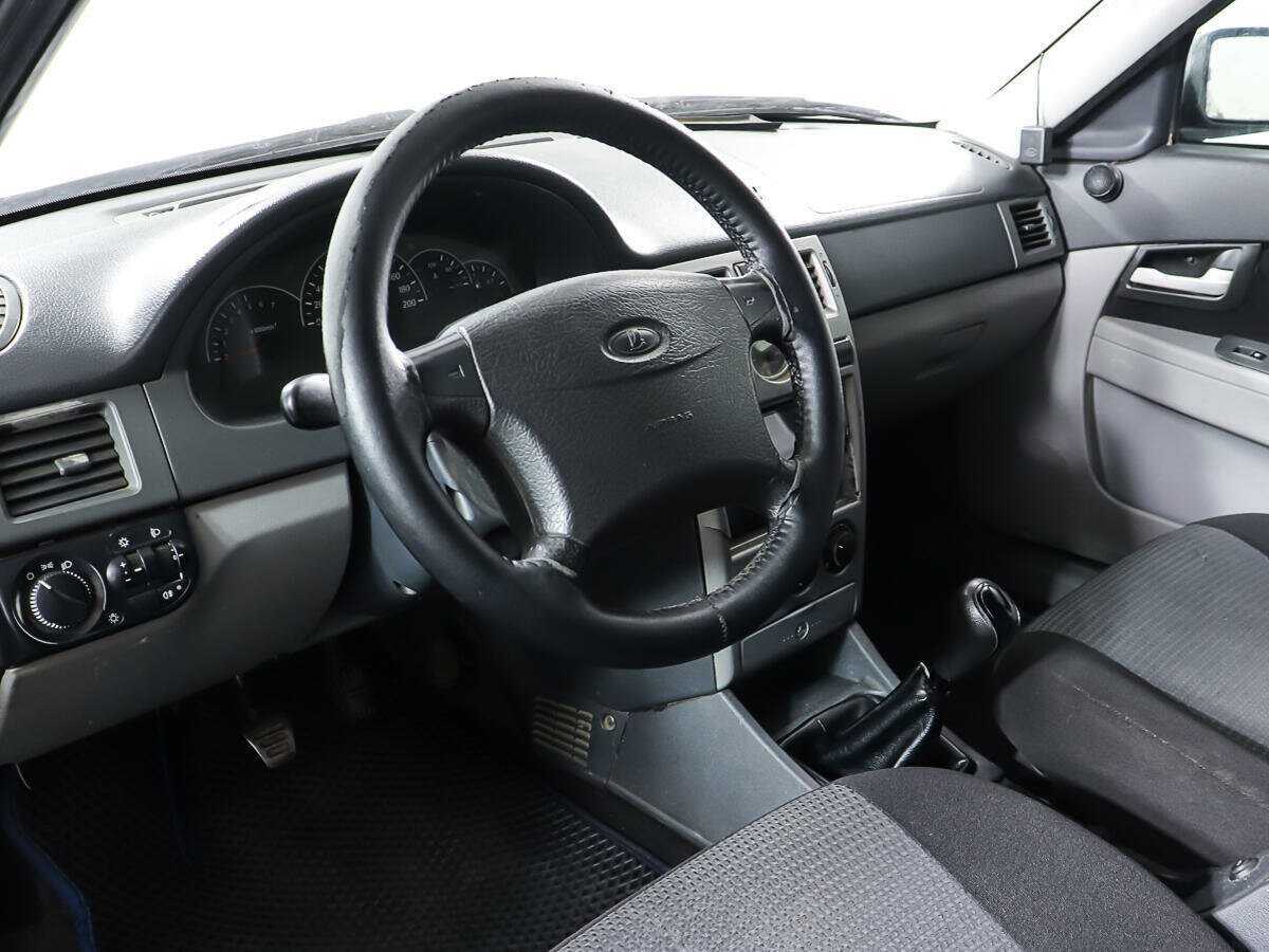 Lada (ВАЗ) Priora с пробегом — 2010 год. Фото: #8