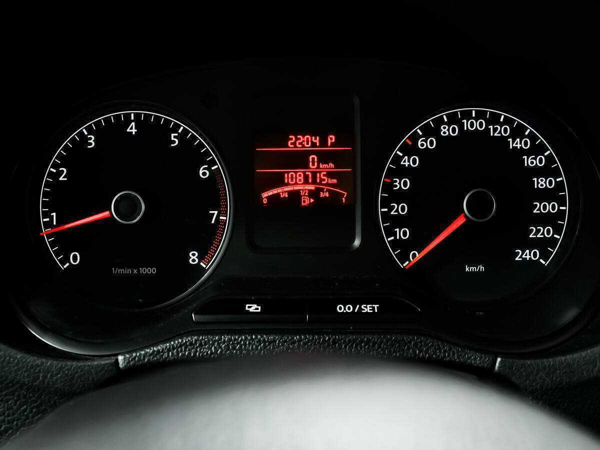 Volkswagen Polo с пробегом — 2010 год. Фото: #9