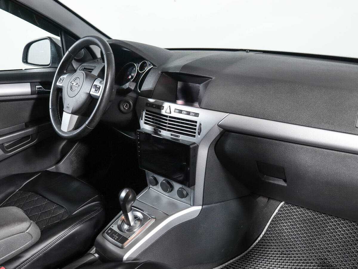 Opel Astra с пробегом — 2011 год. Фото: #8