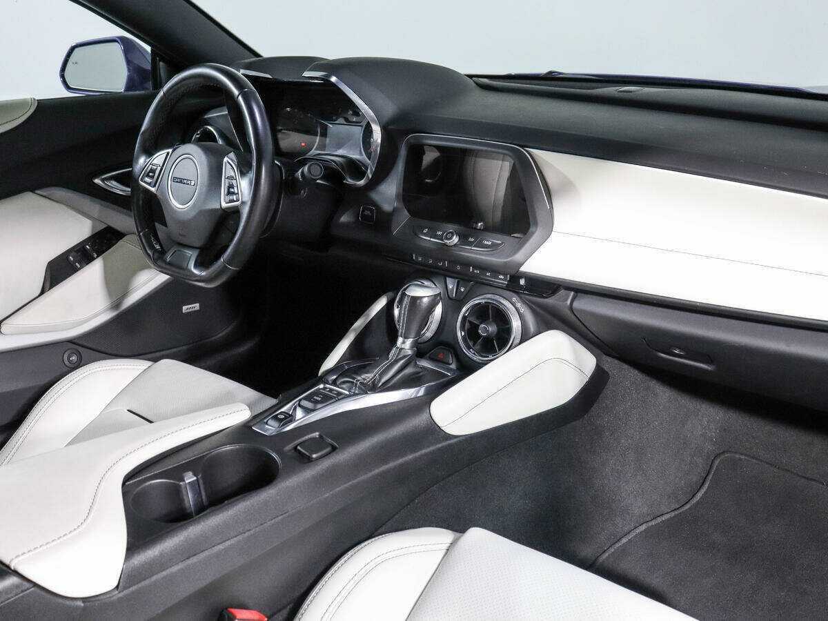 Chevrolet Camaro с пробегом — 2020 год. Фото: #6