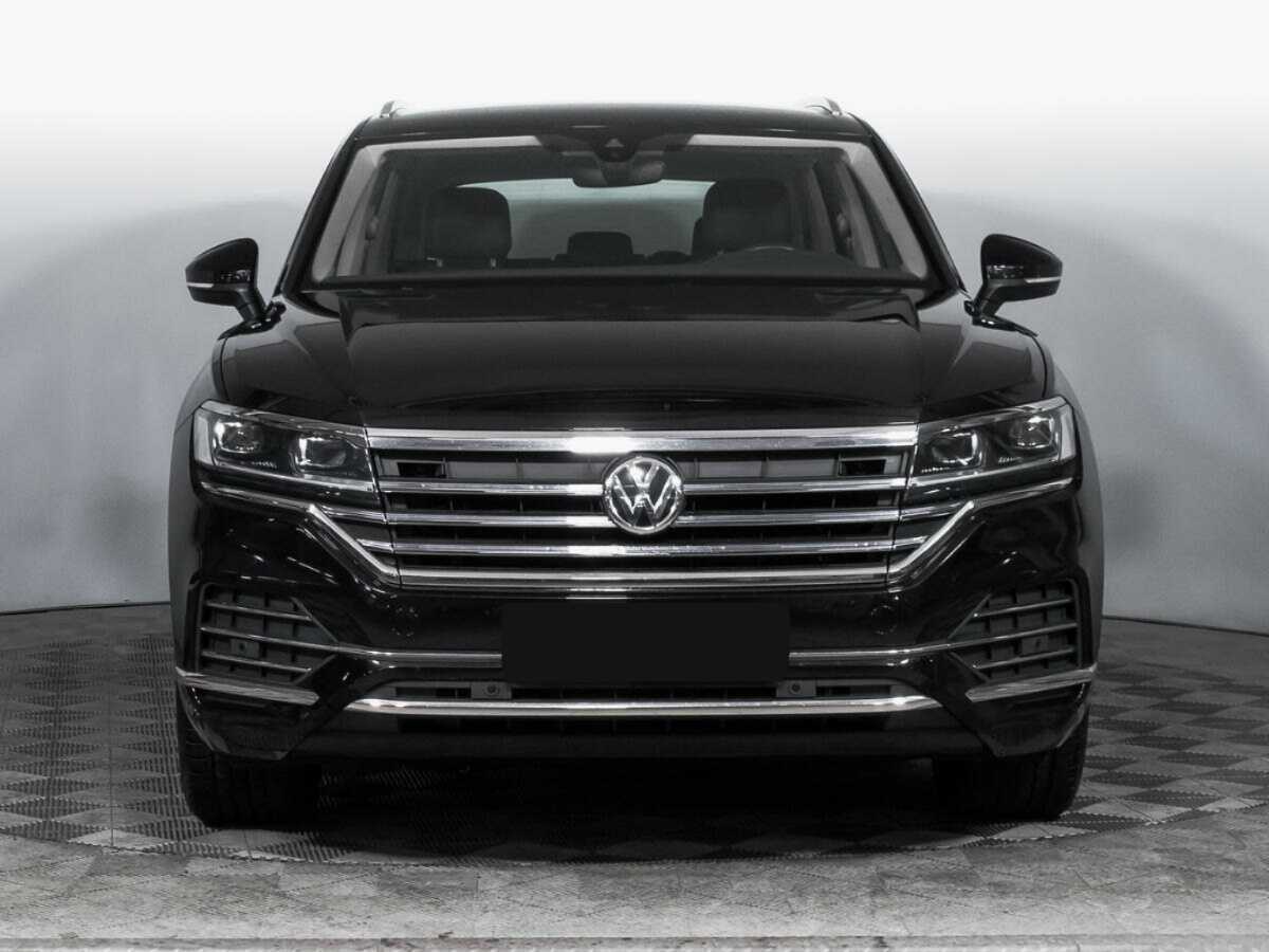 Volkswagen Touareg с пробегом — 2018 год. Фото: #1