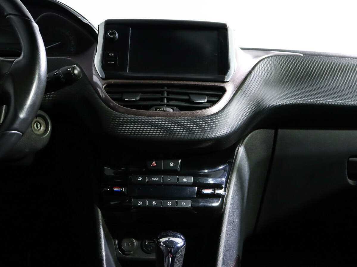 Peugeot 2008 с пробегом — 2014 год. Фото: #10