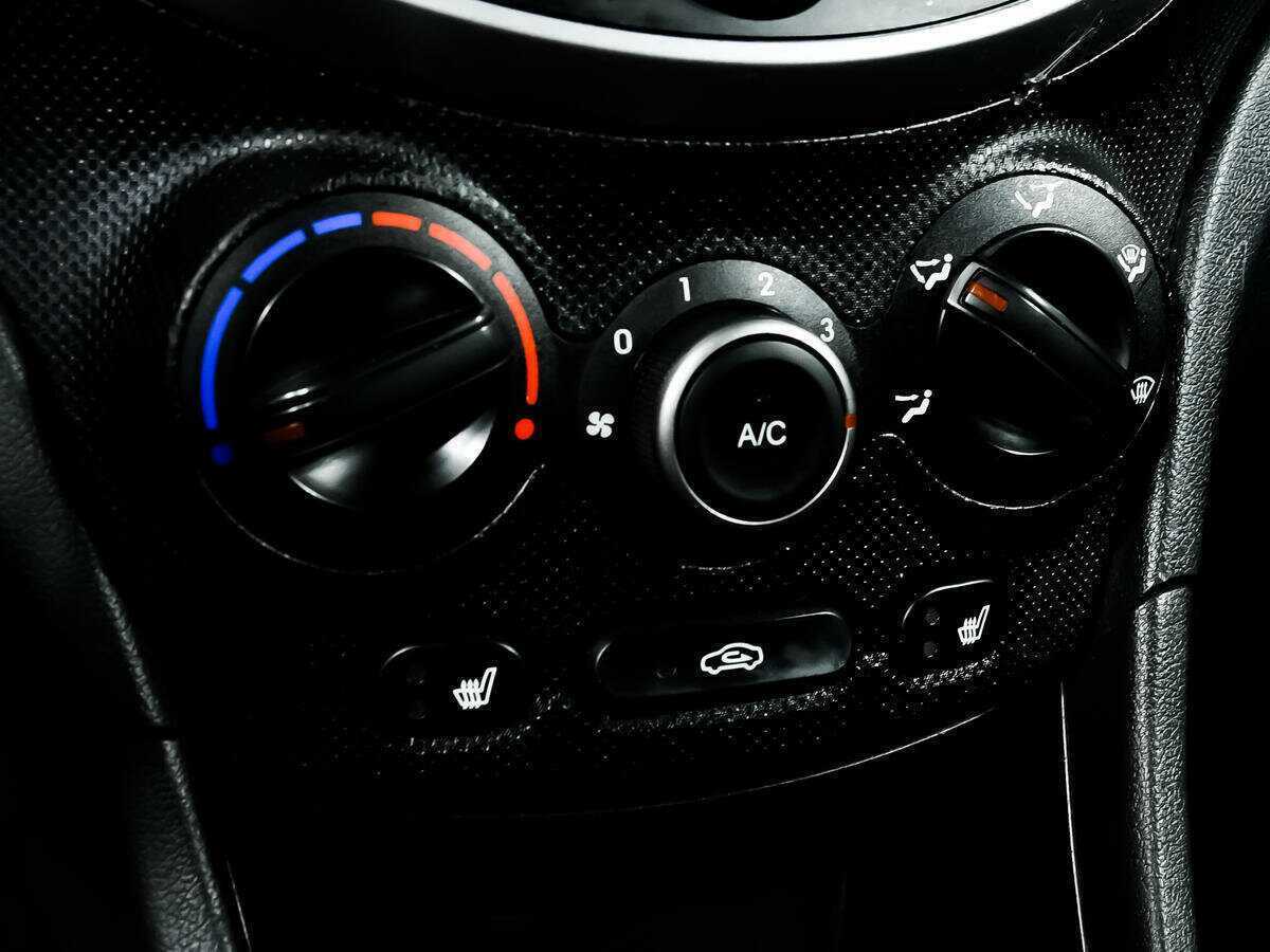 Hyundai Solaris с пробегом — 2016 год. Фото: #13