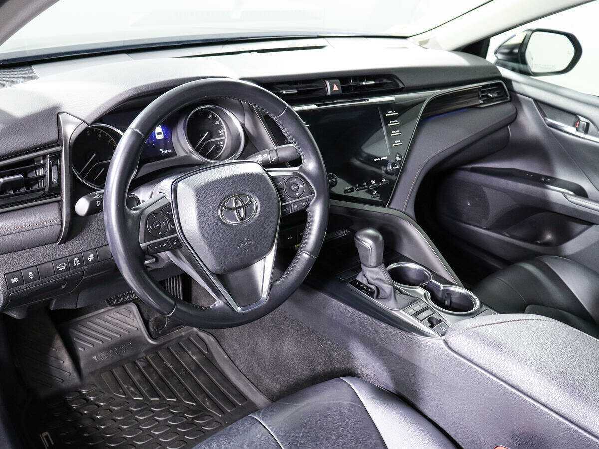 Toyota Camry с пробегом — 2020 год. Фото: #11
