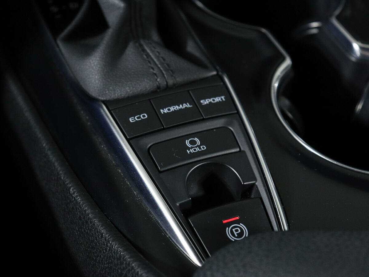 Toyota Camry с пробегом — 2020 год. Фото: #22