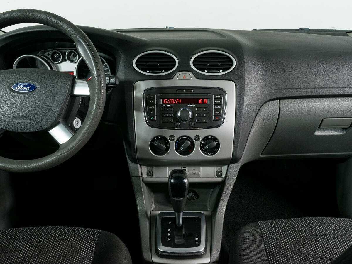 Ford Focus с пробегом — 2010 год. Фото: #9