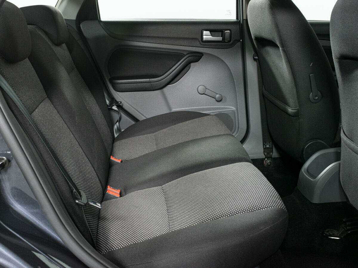 Ford Focus с пробегом — 2010 год. Фото: #11