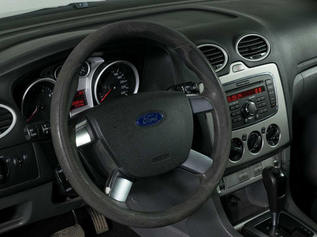 Ford Focus с пробегом — 2010 год. Фото: #13