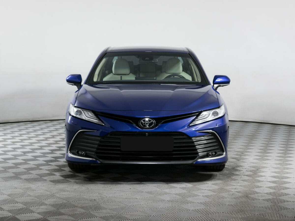 Toyota Camry с пробегом — 2021 год. Фото: #1