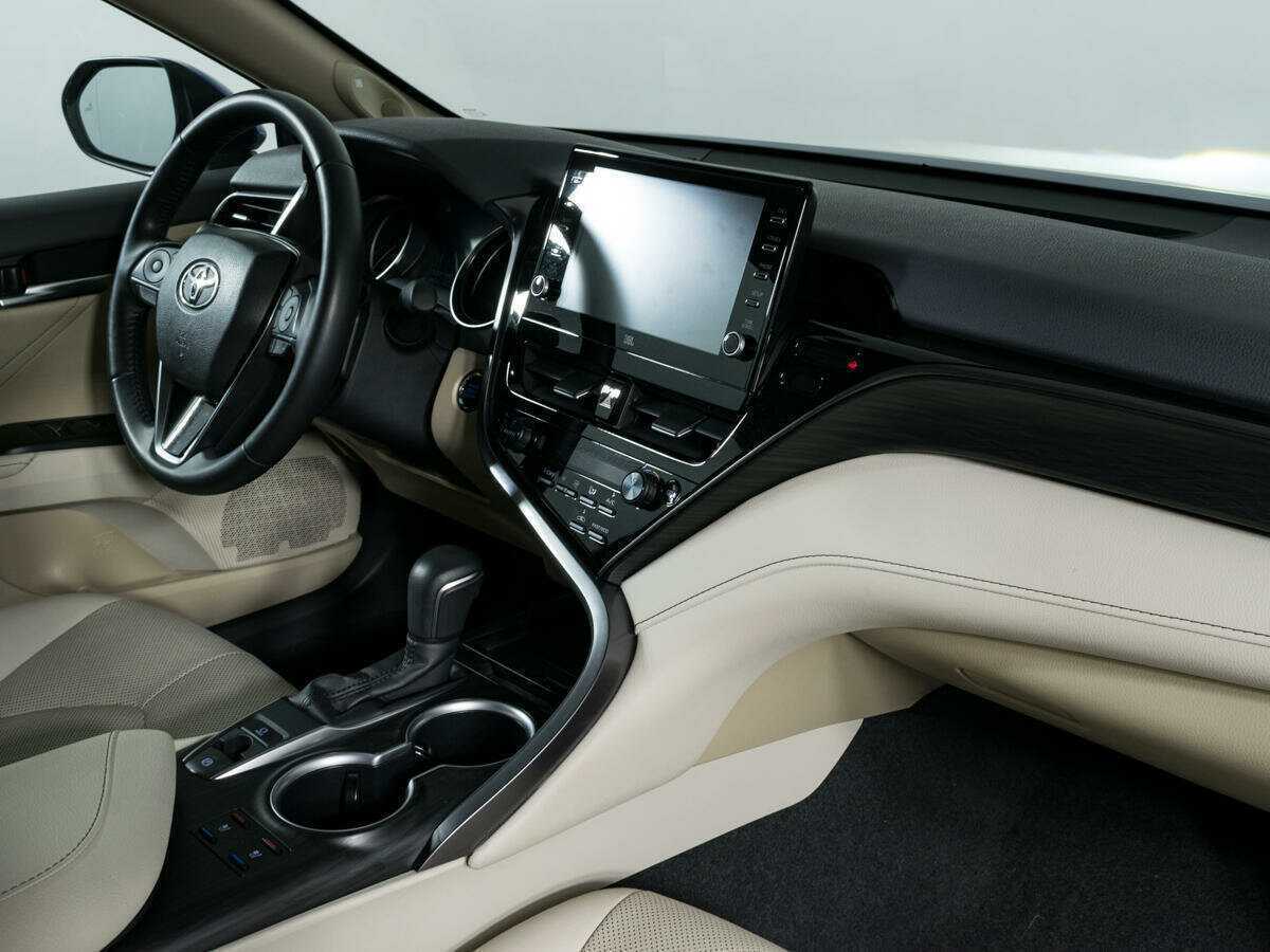 Toyota Camry с пробегом — 2021 год. Фото: #5