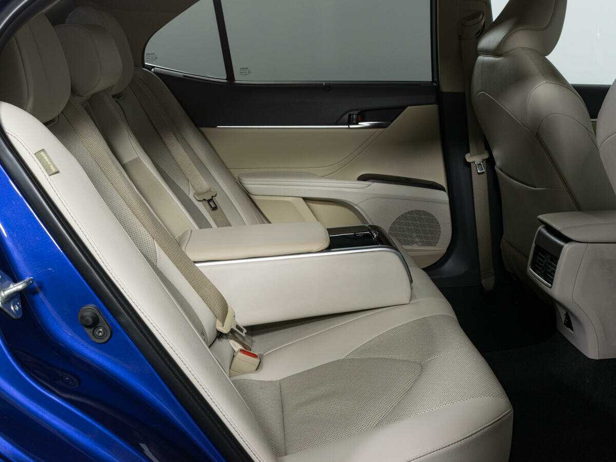 Toyota Camry с пробегом — 2021 год. Фото: #8