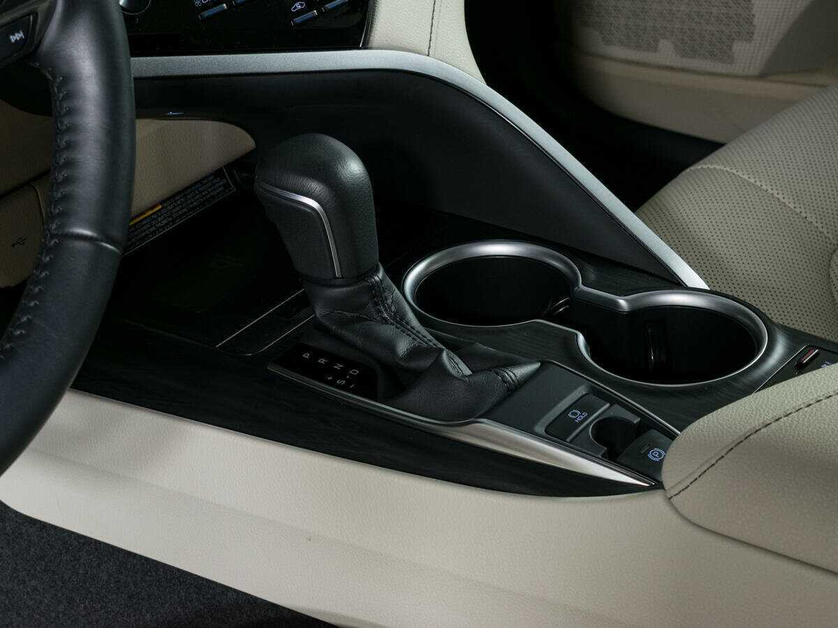 Toyota Camry с пробегом — 2021 год. Фото: #16