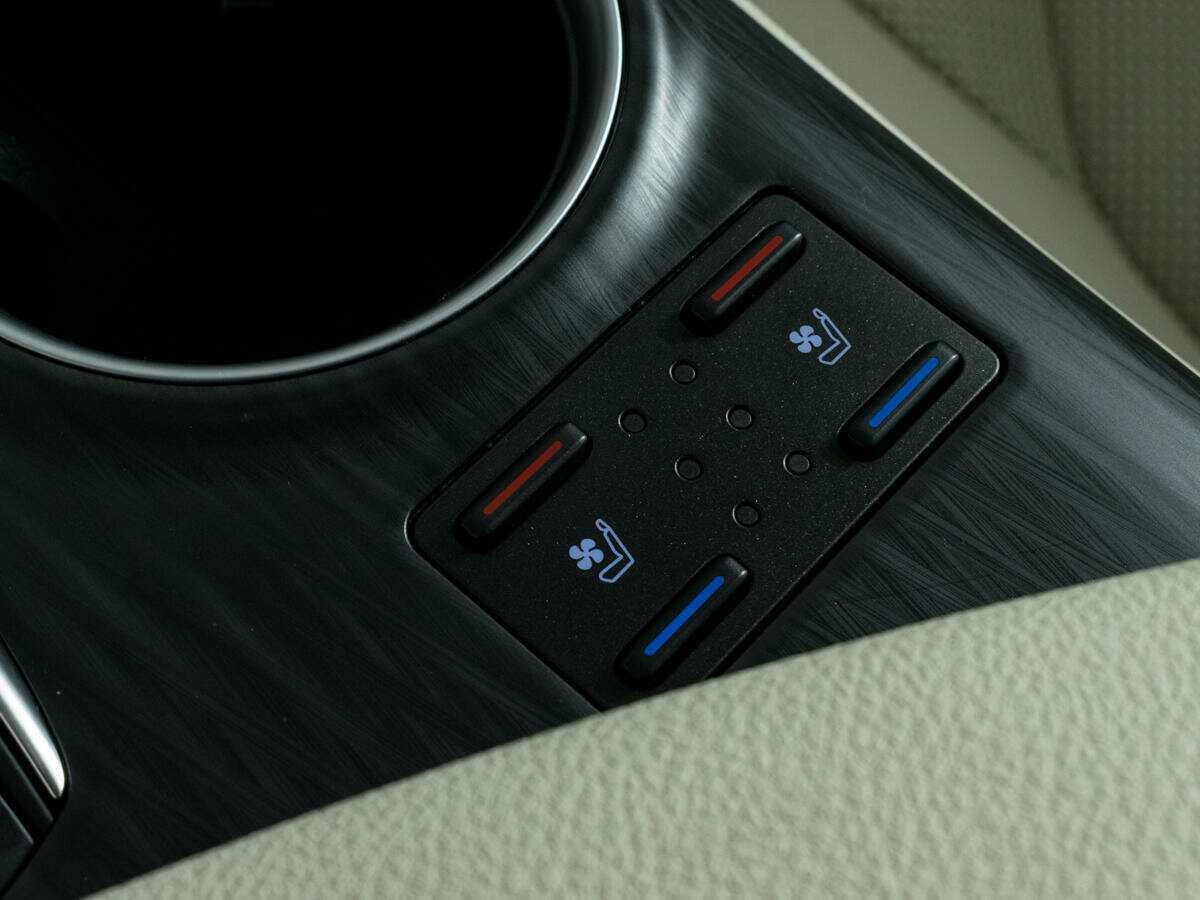 Toyota Camry с пробегом — 2021 год. Фото: #21