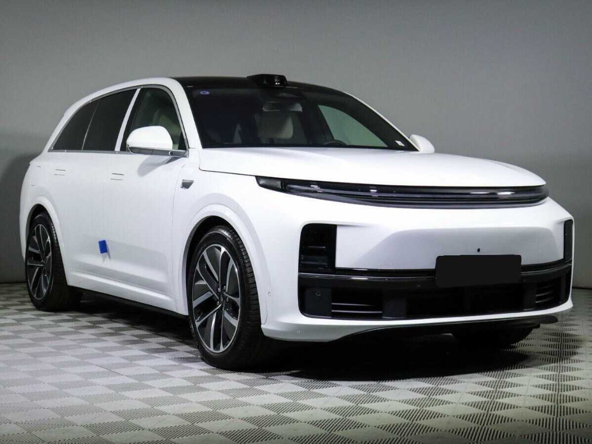 LiXiang L7 с пробегом — 2024 год. Фото: #2