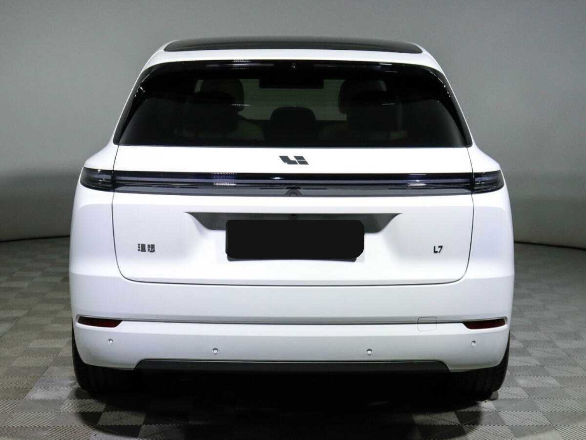LiXiang L7 с пробегом — 2024 год. Фото: #4