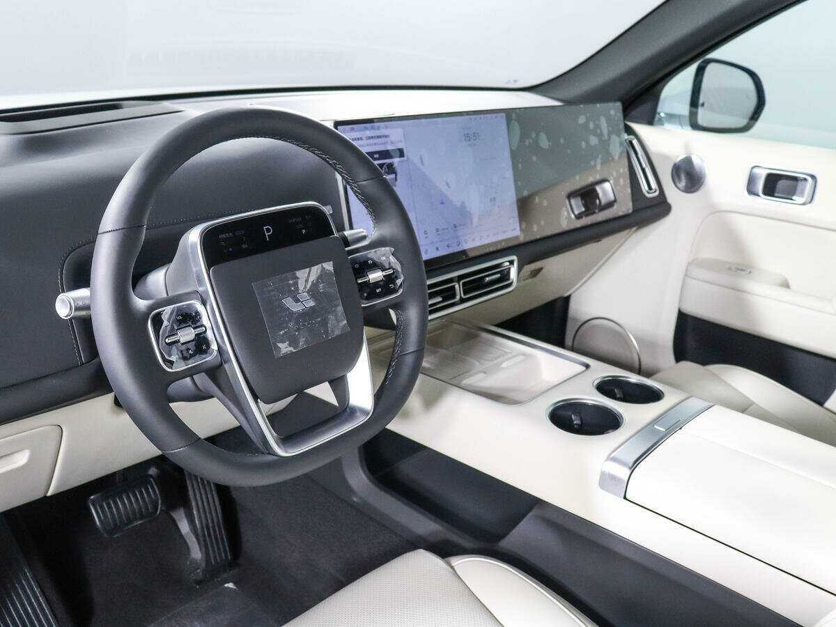 LiXiang L7 с пробегом — 2024 год. Фото: #11