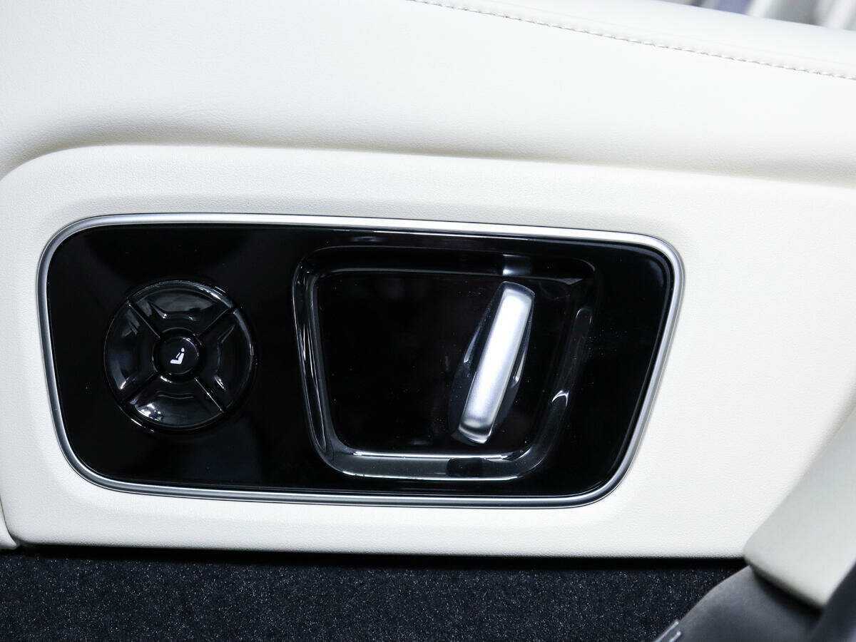 LiXiang L7 с пробегом — 2024 год. Фото: #12