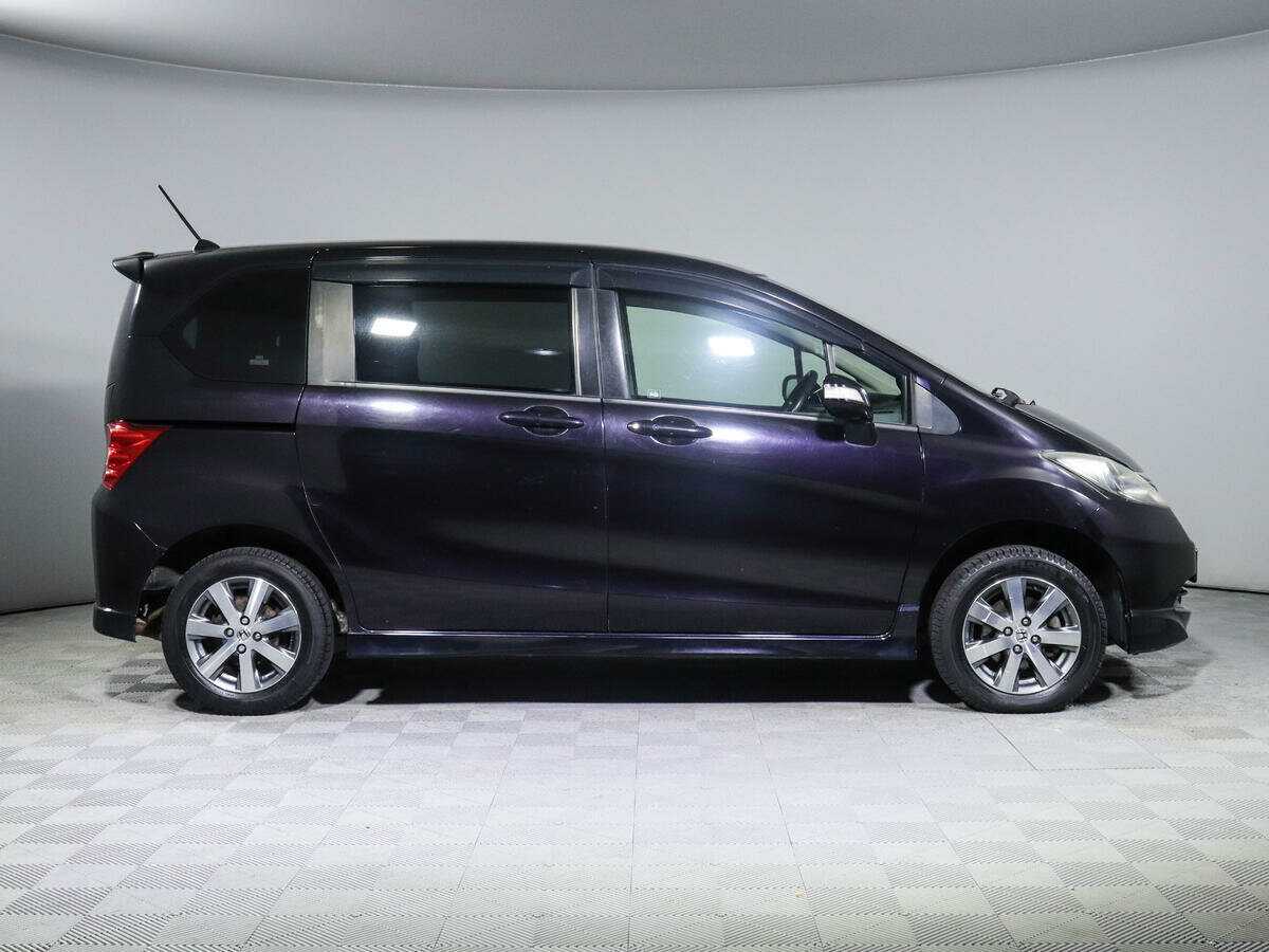 Honda Freed с пробегом — 2011 год. Фото: #3