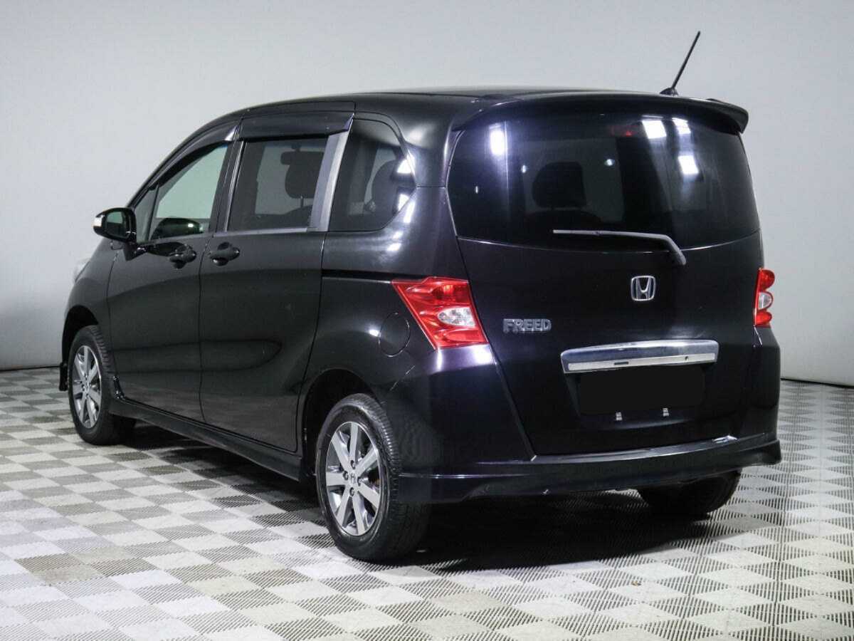 Honda Freed с пробегом — 2011 год. Фото: #6