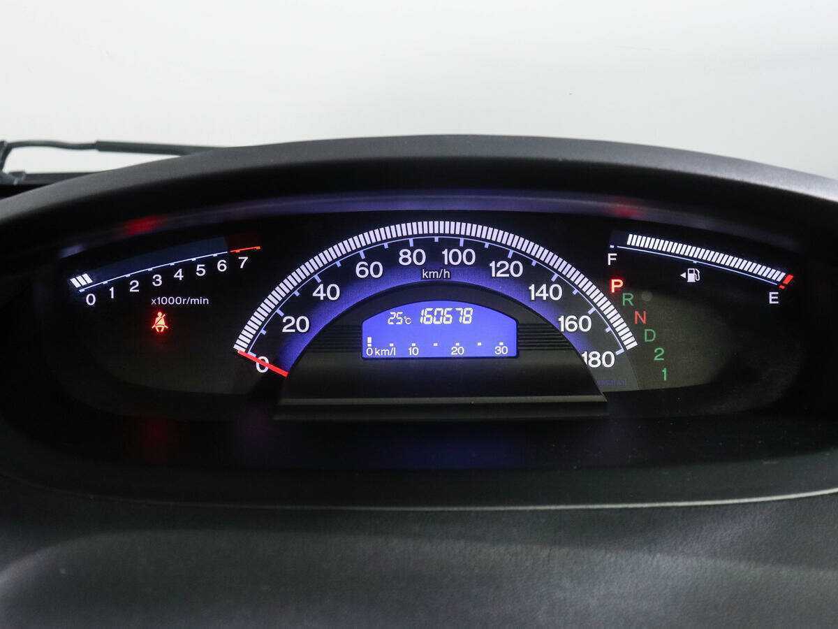 Honda Freed с пробегом — 2011 год. Фото: #10