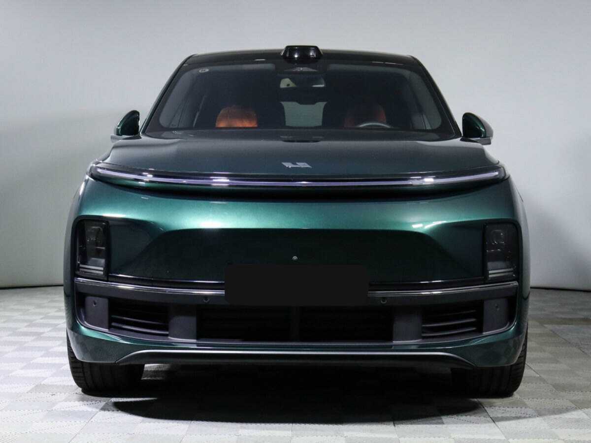 LiXiang L9 с пробегом — 2023 год. Фото: #1