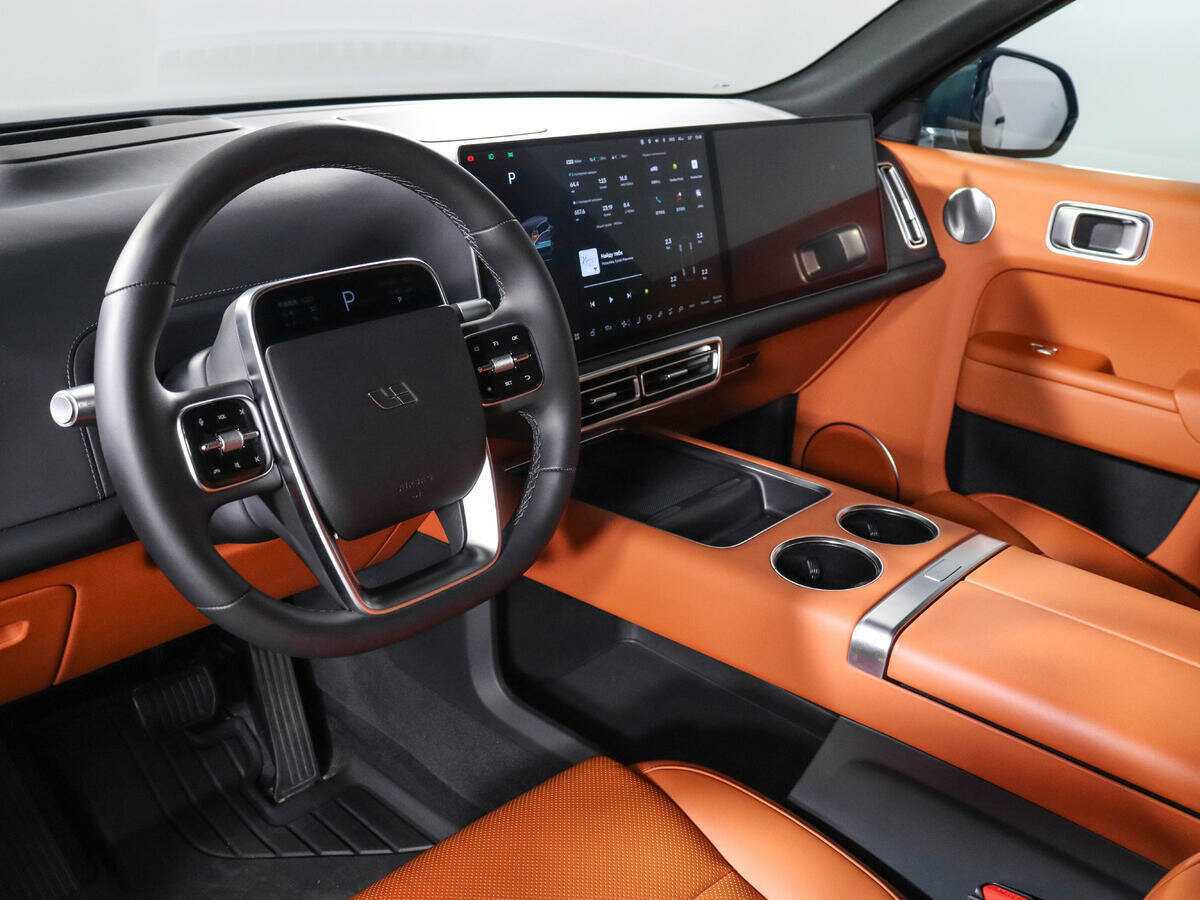 LiXiang L9 с пробегом — 2023 год. Фото: #12