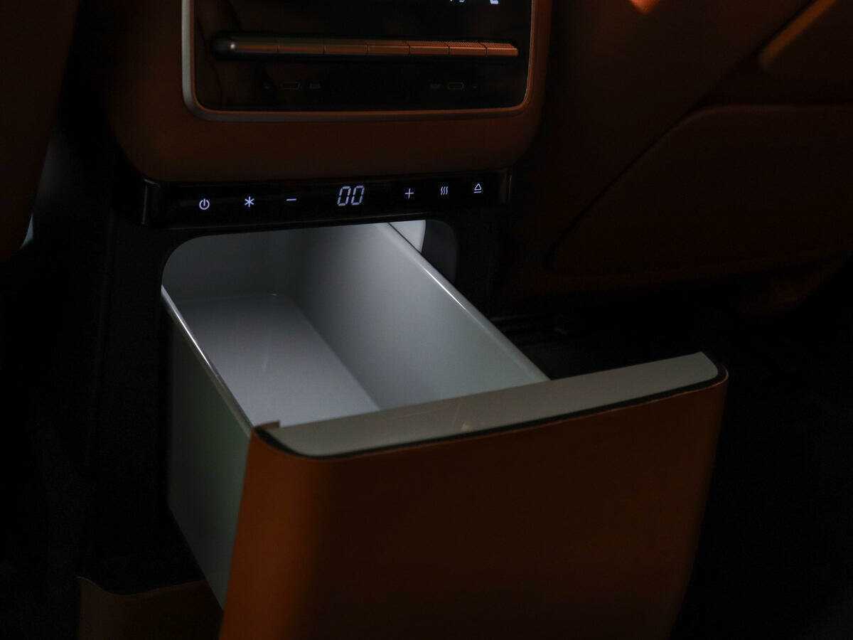 LiXiang L9 с пробегом — 2023 год. Фото: #17