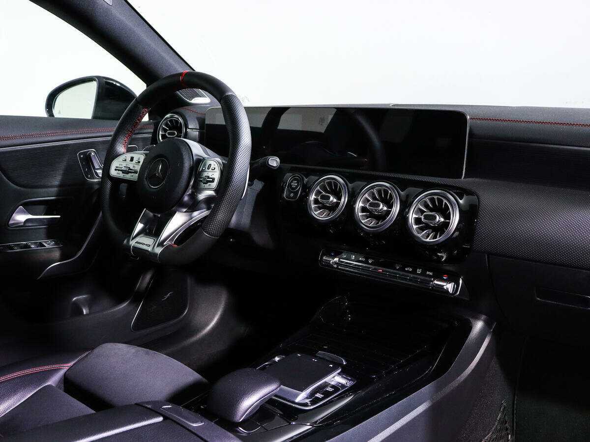 Mercedes-Benz CLA AMG с пробегом — 2019 год. Фото: #6