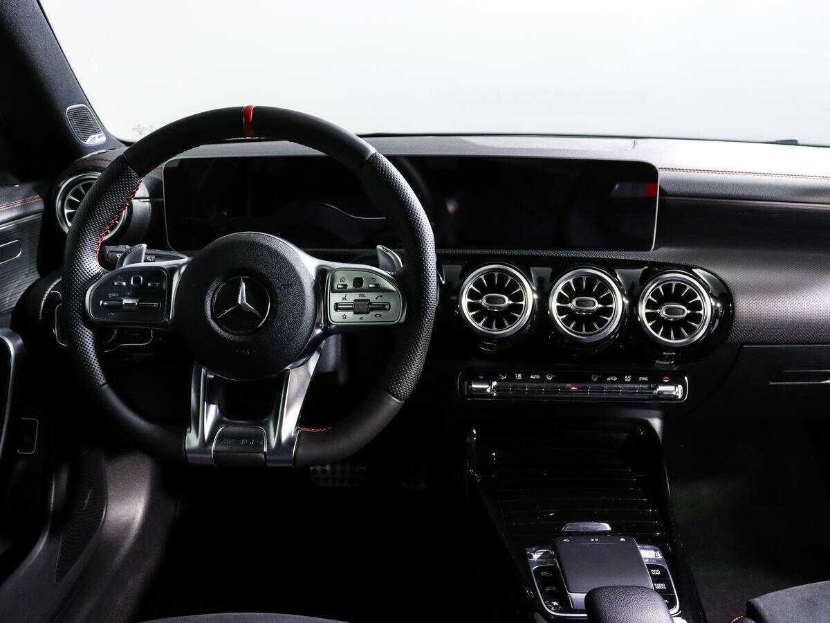 Mercedes-Benz CLA AMG с пробегом — 2019 год. Фото: #9