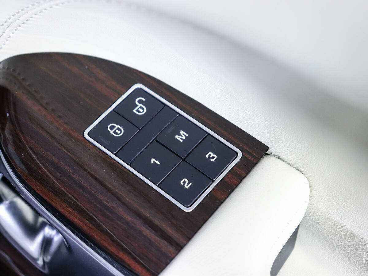 Land Rover Range Rover с пробегом — 2016 год. Фото: #13