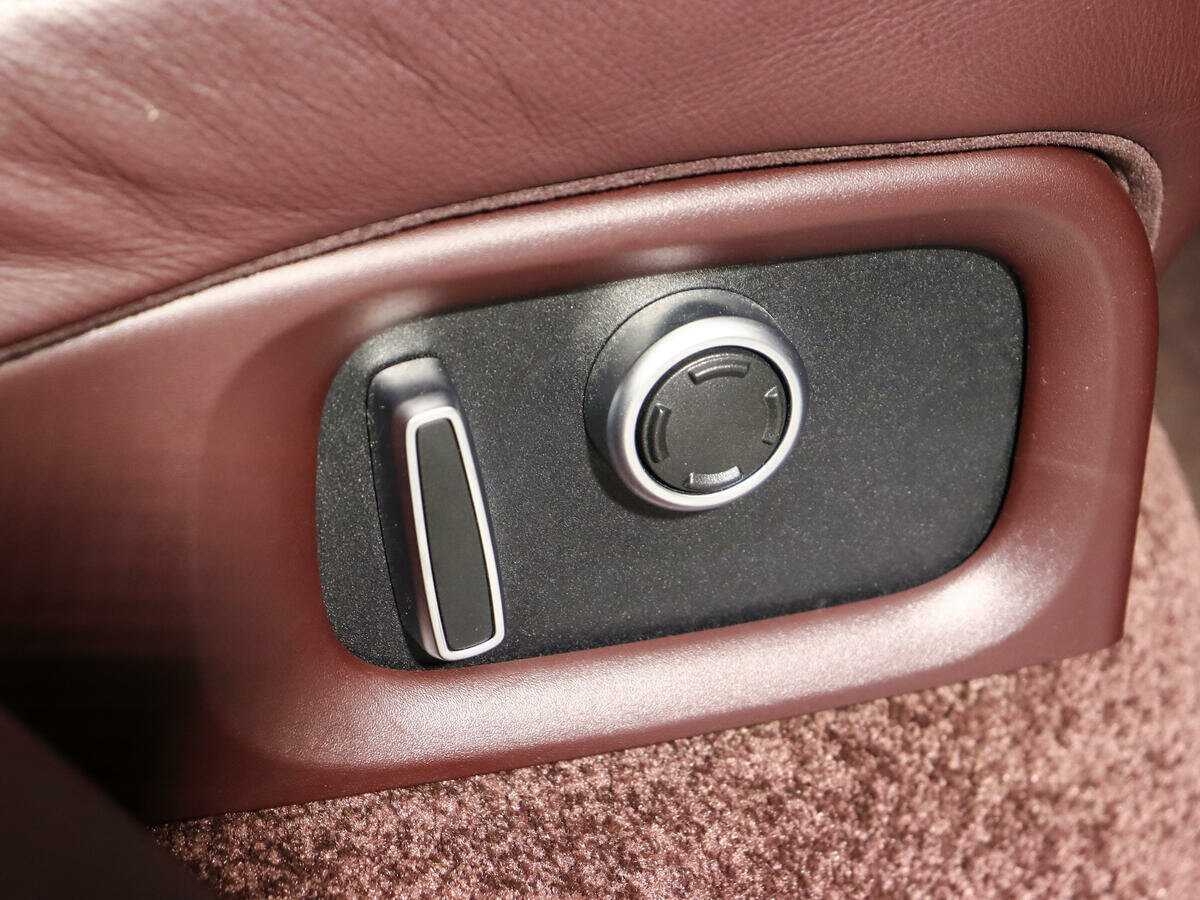 Land Rover Range Rover с пробегом — 2016 год. Фото: #17