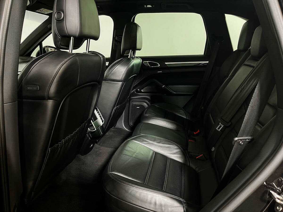 Porsche Cayenne с пробегом — 2015 год. Фото: #9