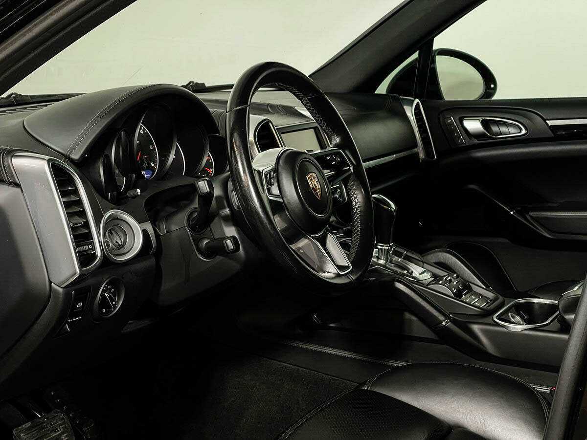 Porsche Cayenne с пробегом — 2015 год. Фото: #12