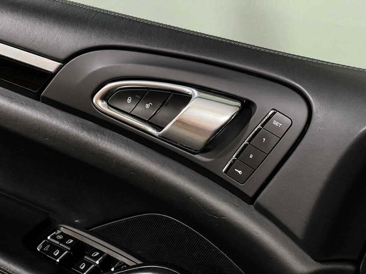 Porsche Cayenne с пробегом — 2015 год. Фото: #15