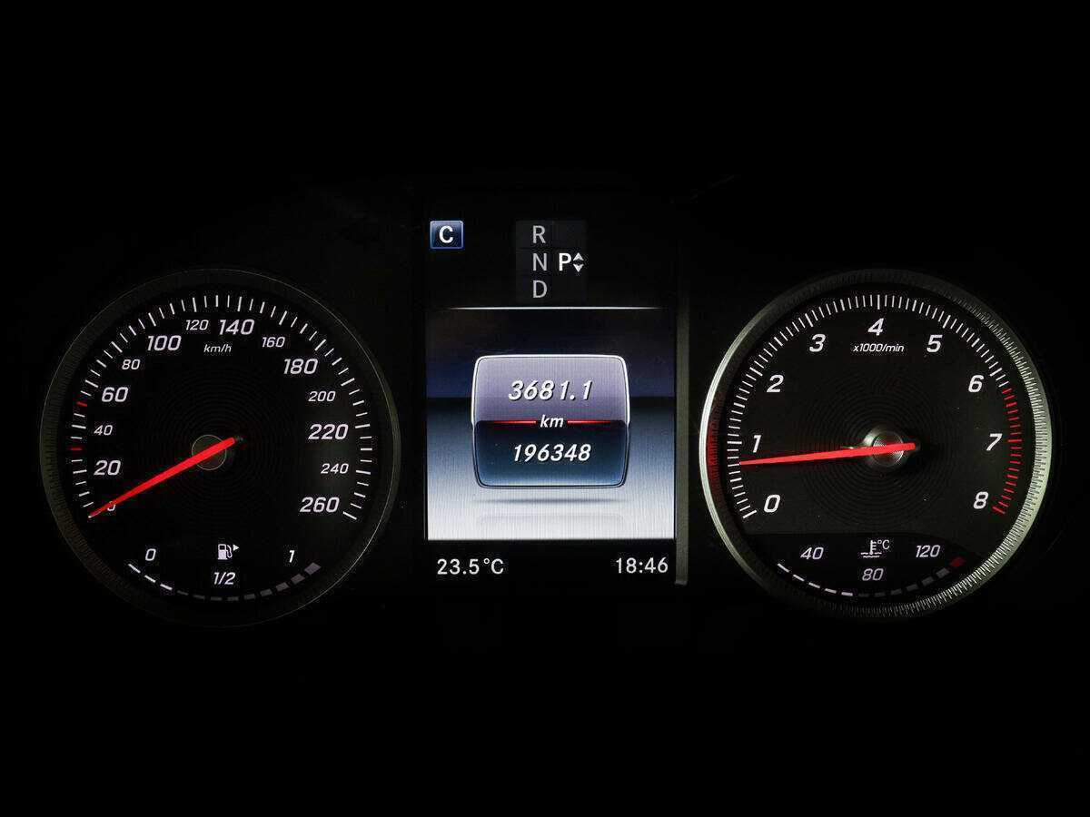 Mercedes-Benz GLC с пробегом — 2017 год. Фото: #8