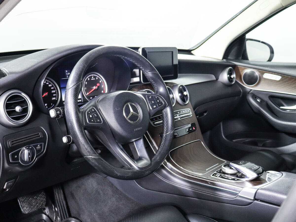 Mercedes-Benz GLC с пробегом — 2017 год. Фото: #11