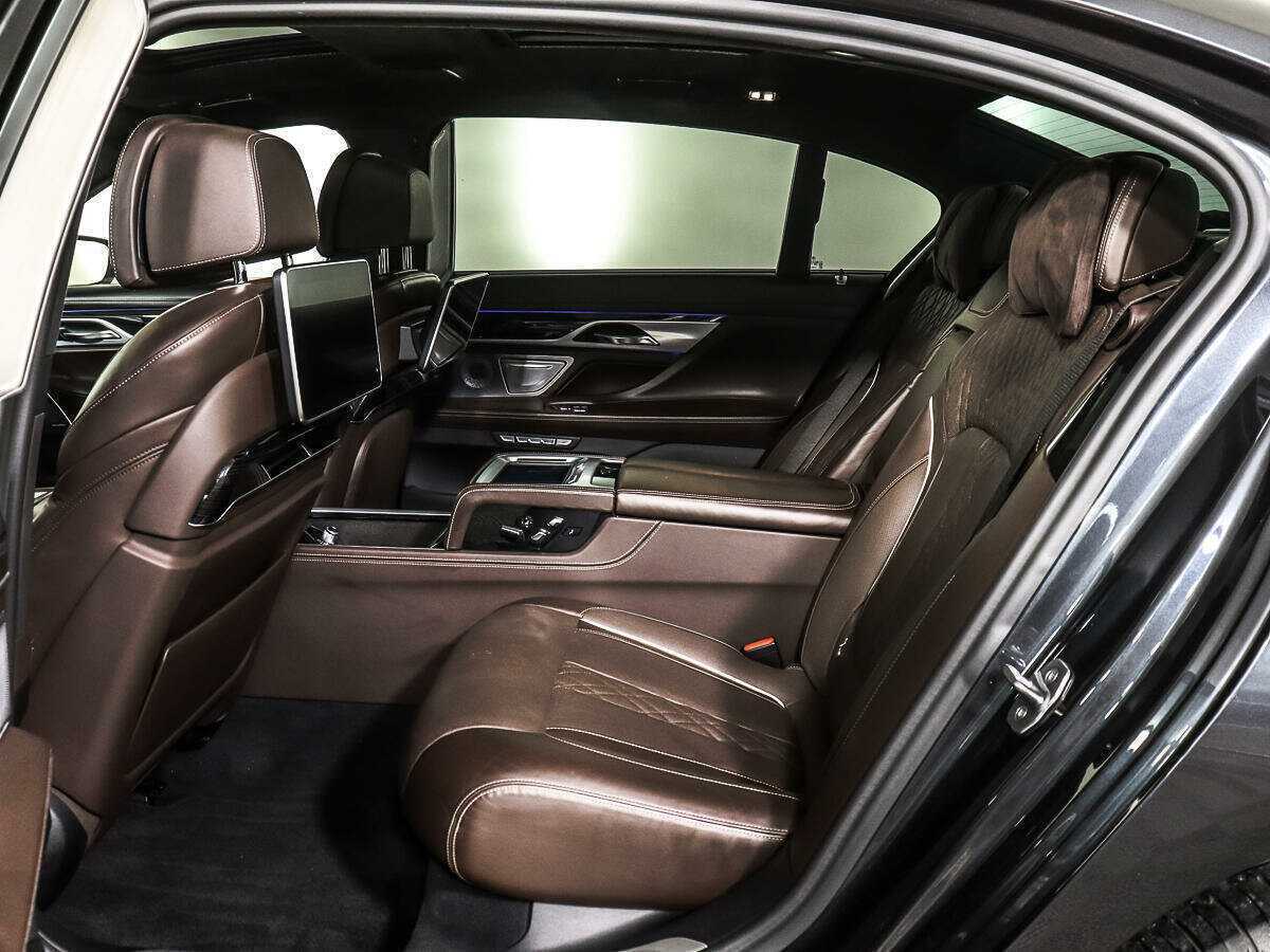 BMW 7 серии с пробегом — 2017 год. Фото: #8