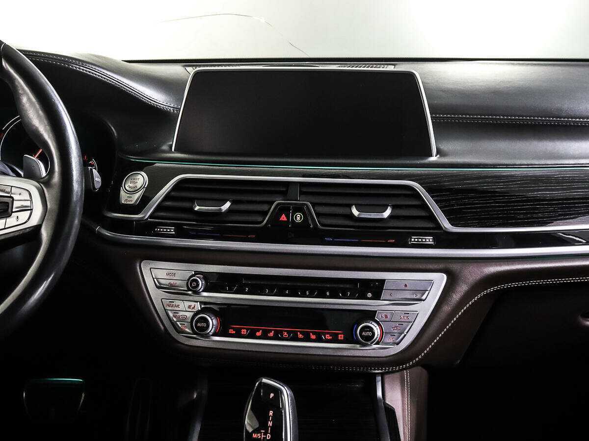 BMW 7 серии с пробегом — 2017 год. Фото: #11
