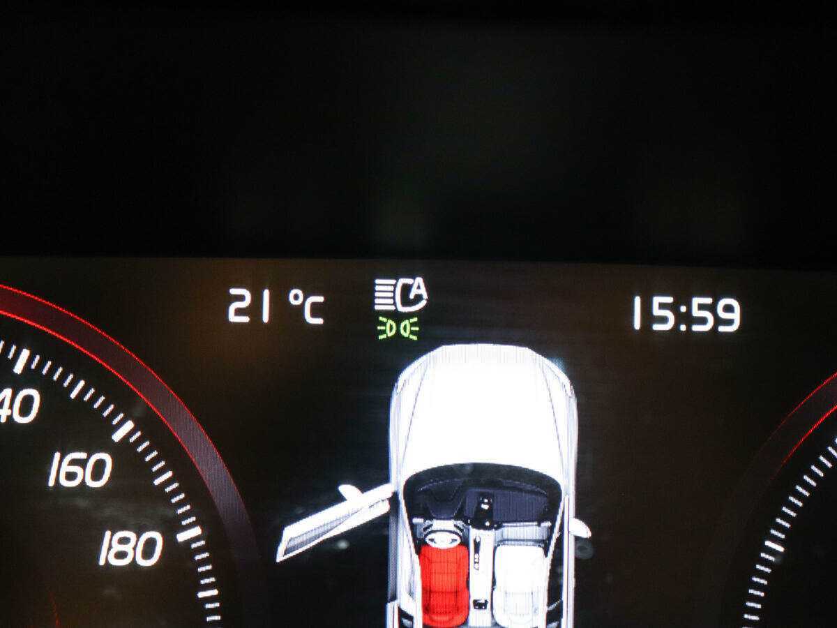 Volvo XC60 с пробегом — 2018 год. Фото: #15