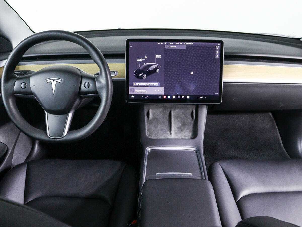 Tesla Model 3 с пробегом — 2022 год. Фото: #11