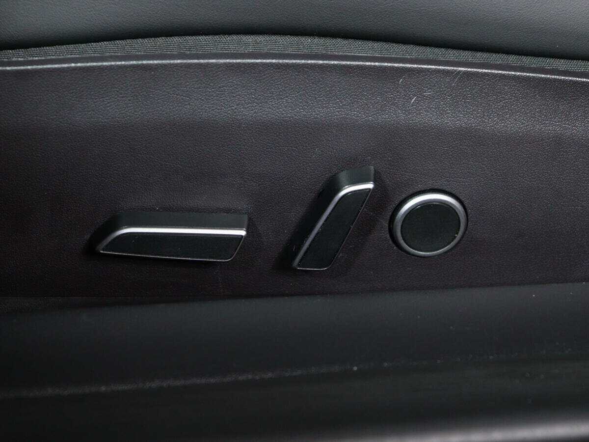 Tesla Model 3 с пробегом — 2022 год. Фото: #14