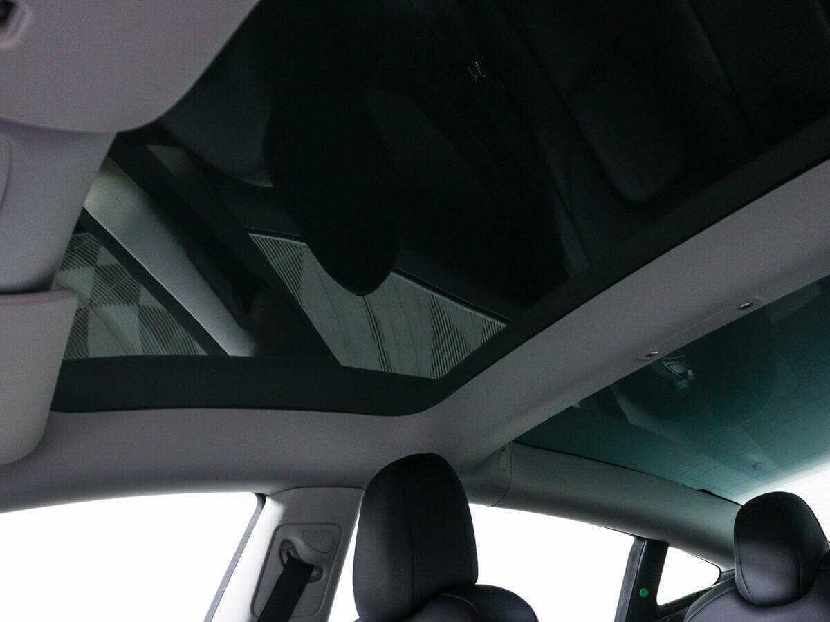 Tesla Model 3 с пробегом — 2022 год. Фото: #15