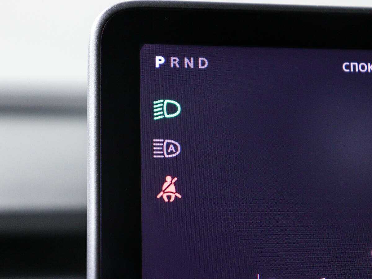 Tesla Model 3 с пробегом — 2022 год. Фото: #17