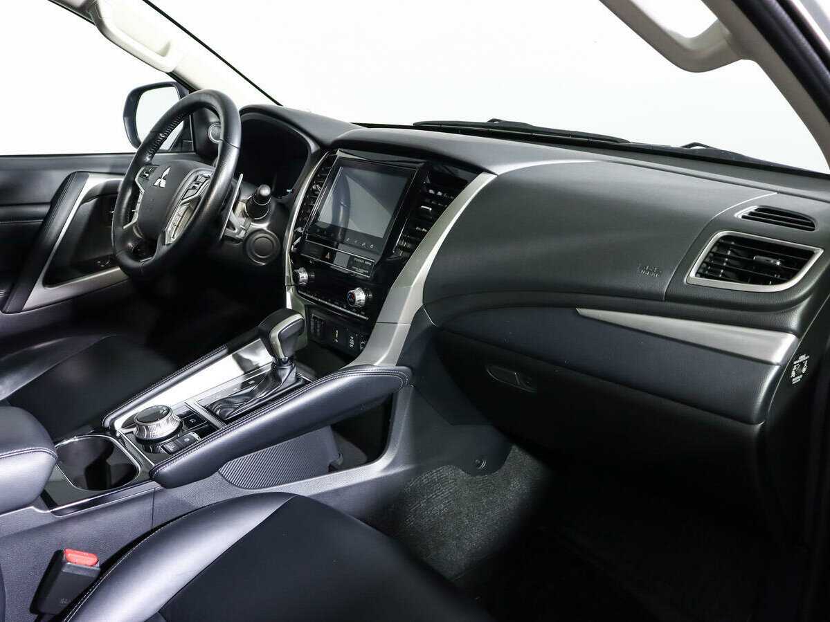 Mitsubishi Pajero Sport с пробегом — 2021 год. Фото: #7