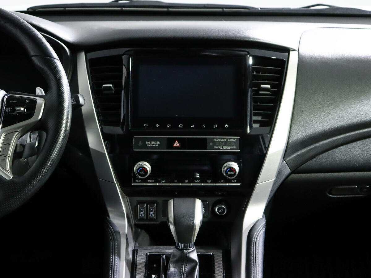 Mitsubishi Pajero Sport с пробегом — 2021 год. Фото: #10