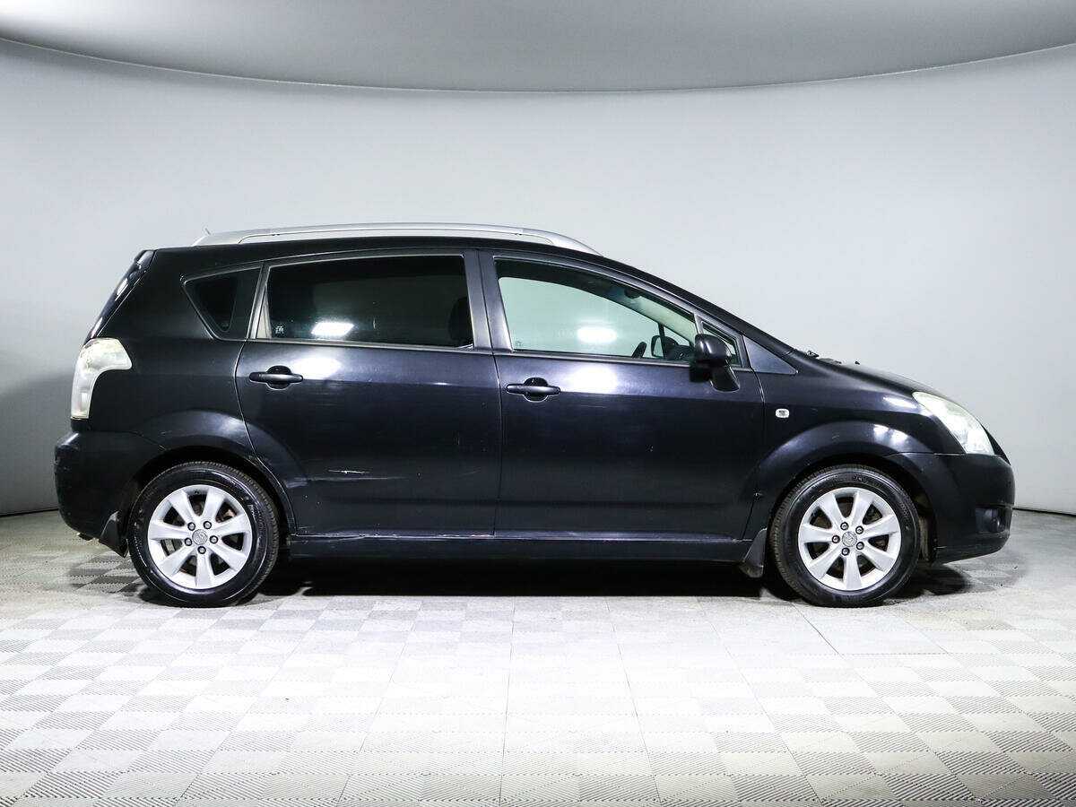 Toyota Corolla Verso с пробегом — 2007 год. Фото: #3