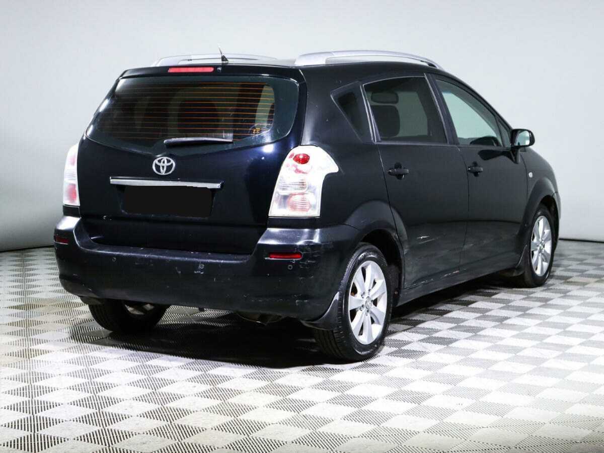 Toyota Corolla Verso с пробегом — 2007 год. Фото: #4