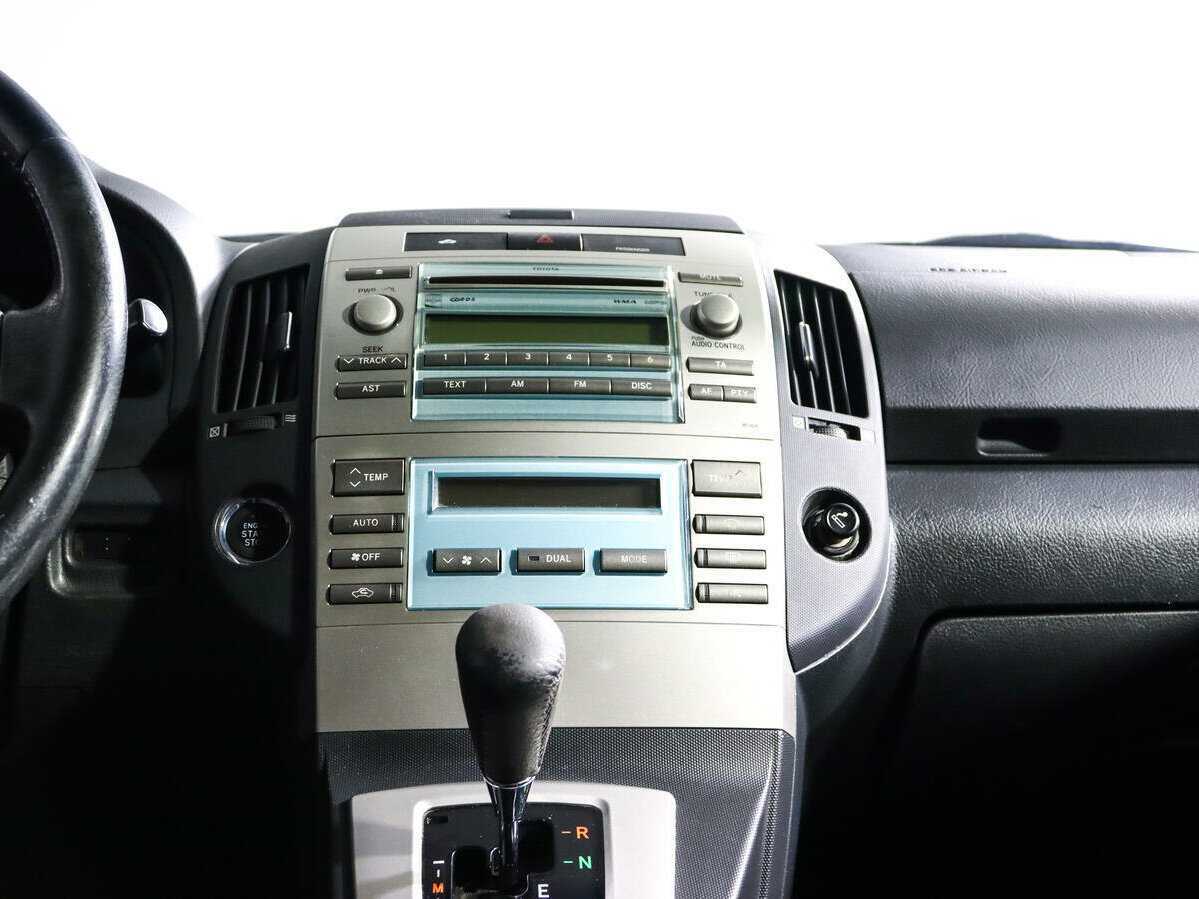 Toyota Corolla Verso с пробегом — 2007 год. Фото: #12