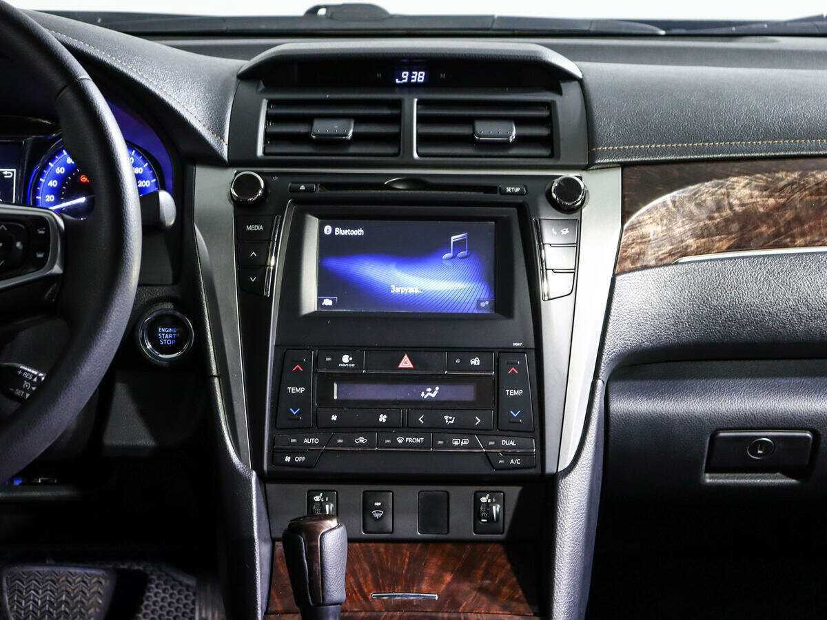 Toyota Camry с пробегом — 2016 год. Фото: #12