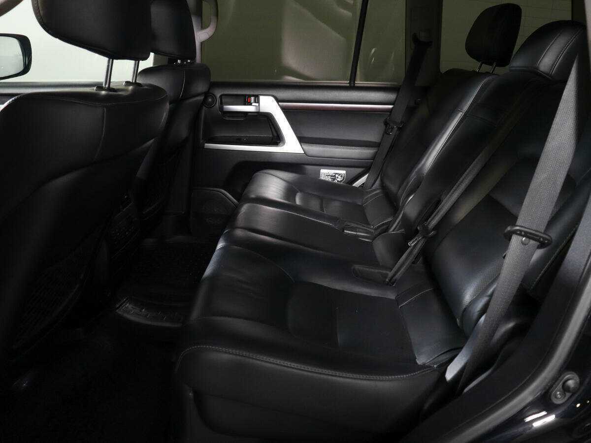 Toyota Land Cruiser с пробегом — 2019 год. Фото: #7